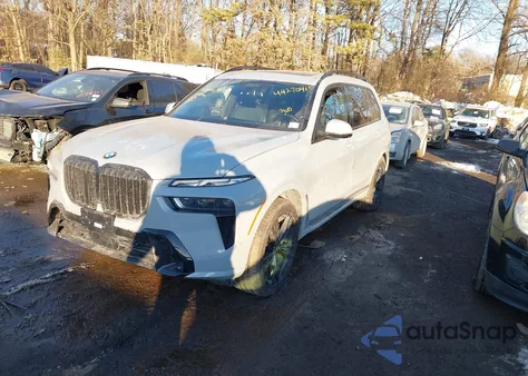 2024 BMW X7 xDrive40I z USA, uszkodzony, nr VIN 5UX23EM06R9U30565
